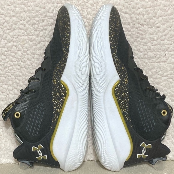 Under Armour Womens Flow Breakthru 2 Black/Gold Athletic Sneakers Shoes SZ US 10 - Picture 6 of 11